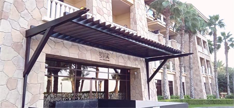 Elegant pergola for outdoor seating in UAE