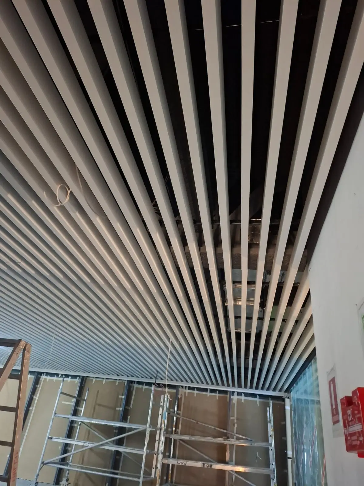 High-quality acoustic ceiling panels for noise reduction in UAE